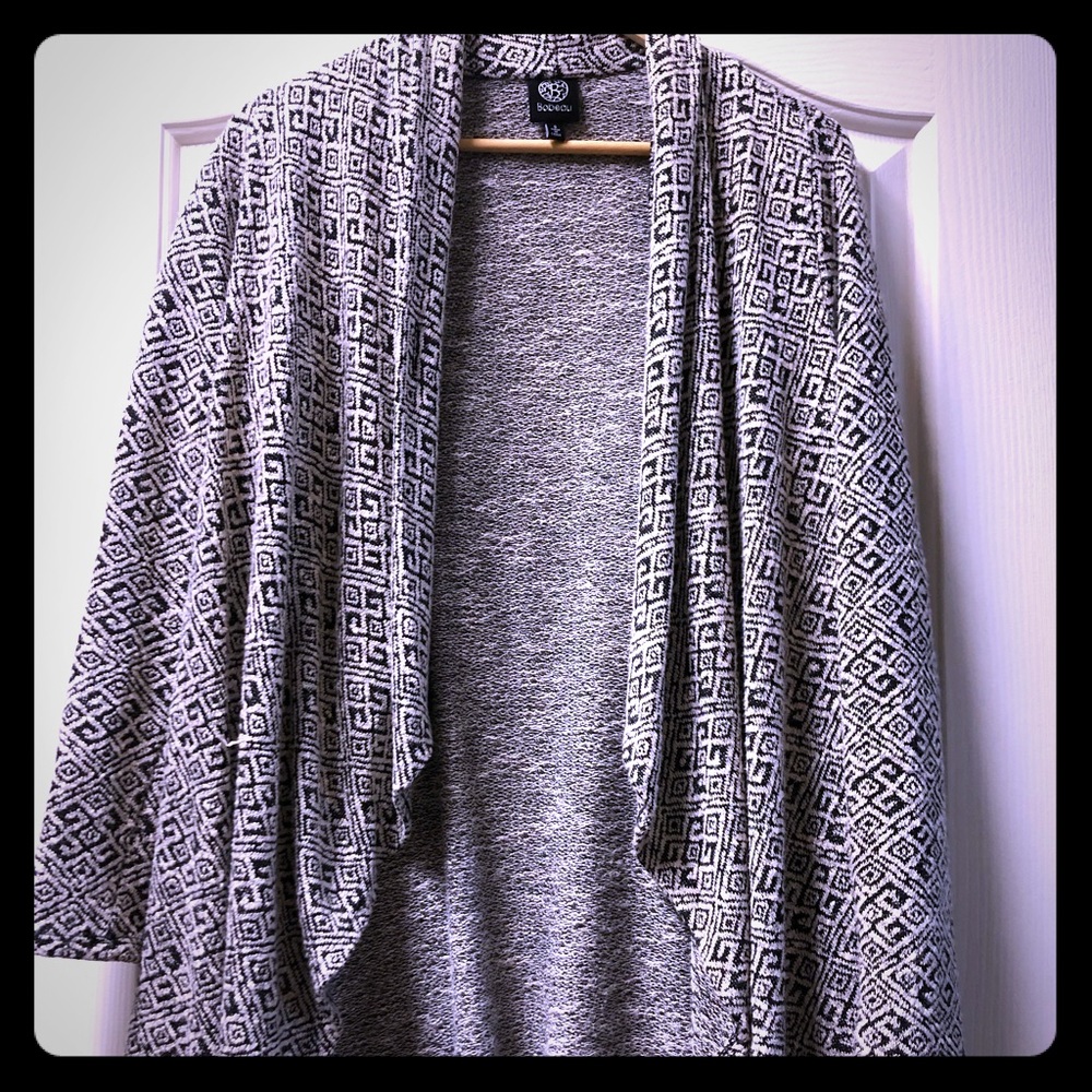 Black and white Cardigan/sweater